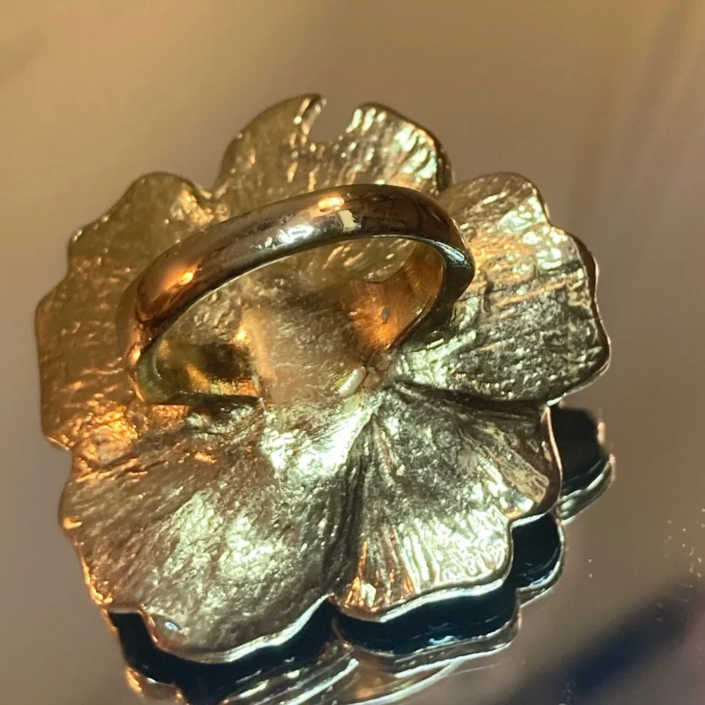 N/A gold tone